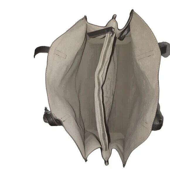 Tahari NWT Pebbled Shoulder Bag Wristlet Black Travel Tote Structured Elegant - Picture 7 of 14